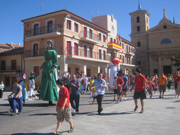 

ESTE FIN DE SEMANA CONTIN&Uacute;A LA FIESTA EN COYANZA

