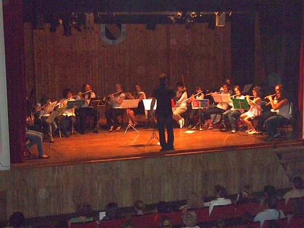 

PRESENTACI&Oacute;N DEL NUEVO CURSO 2012-2013 DE LA ESCUELA DE M&Uacute;SICA Y DANZA DE VALENCIA DE DON JUAN 