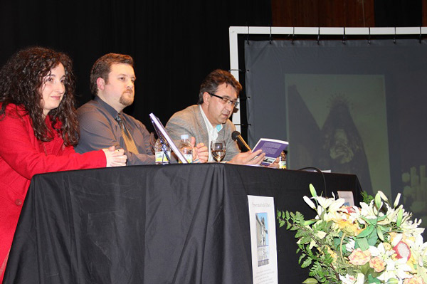 

Foto de la presentaci&oacute;n del libro 'Semana Santa Coyantina'
