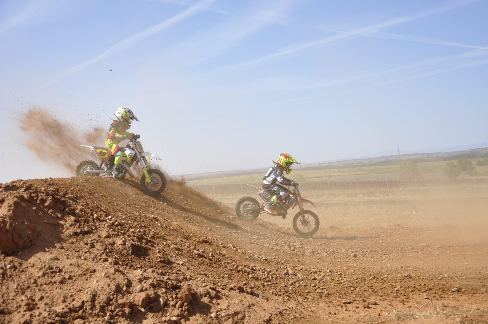 Las motos rugieron con fuerza en Los Cucharales – Ayuntamiento de Valencia  de Don Juan